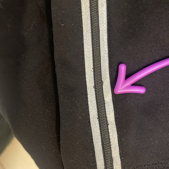 Athleta- black boot cut flare zipperr hem yoga leisure pantss - size L - Picture 4 of 7